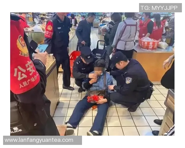 球员比赛中晕倒送医，所幸无生命危险